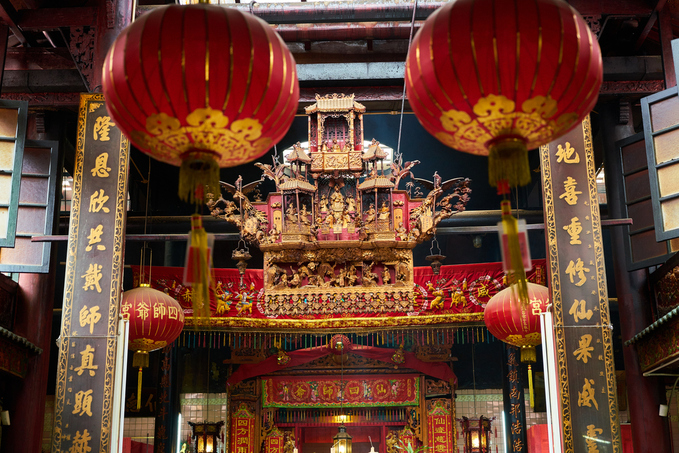 Chinatown Temple Lantern Display